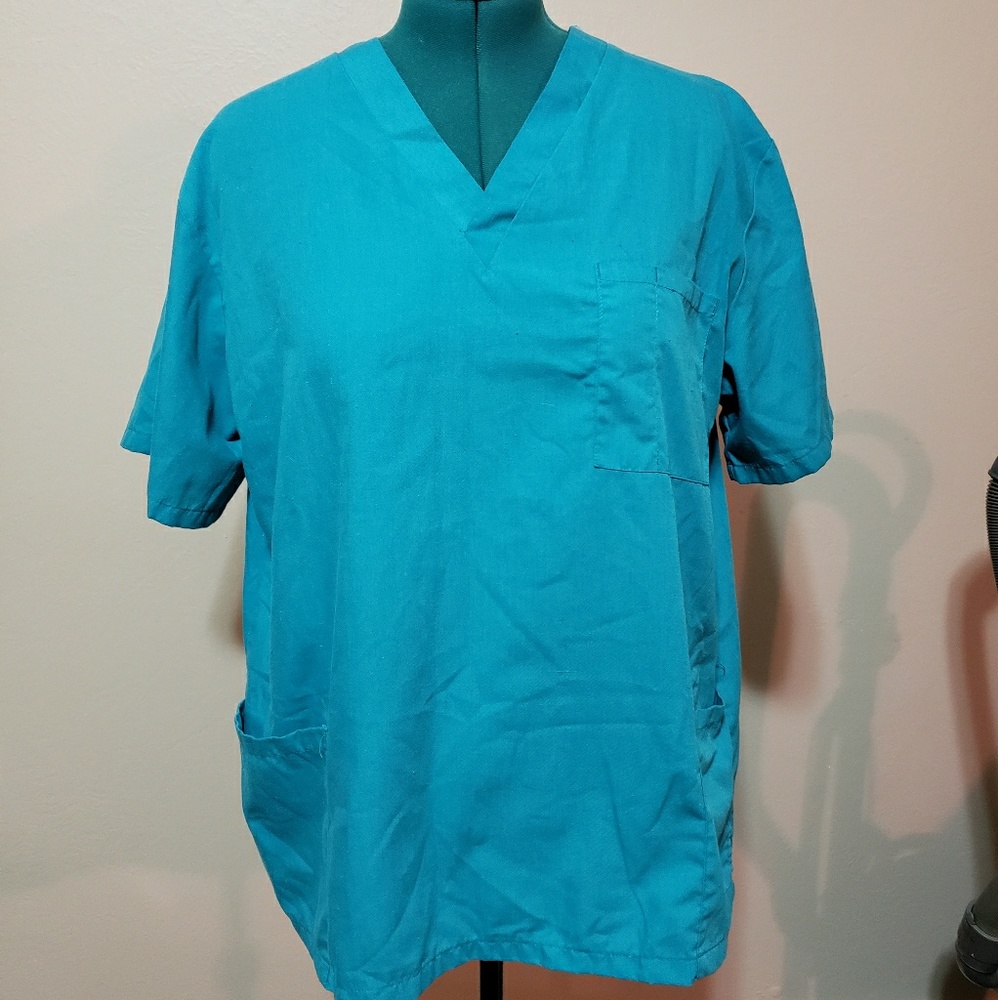 M&M Scrubs Scrub Top